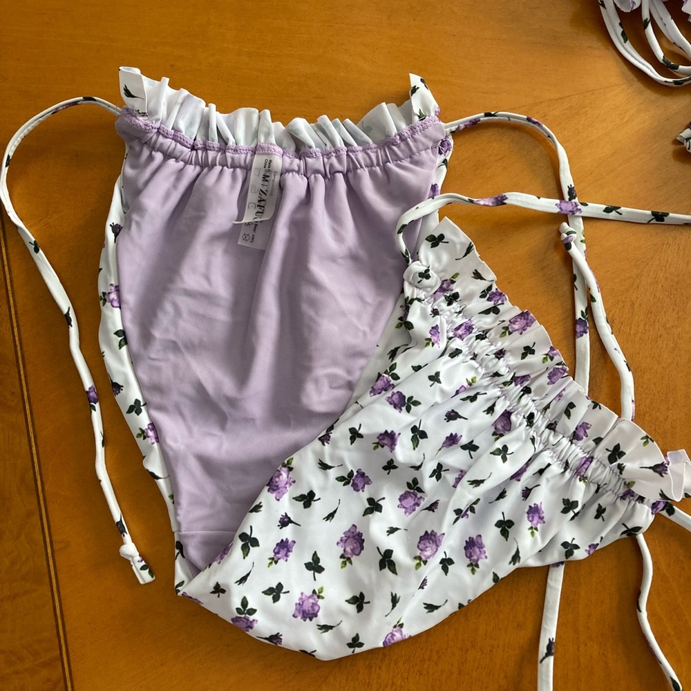 Bathing suit - Picture 3 of 8